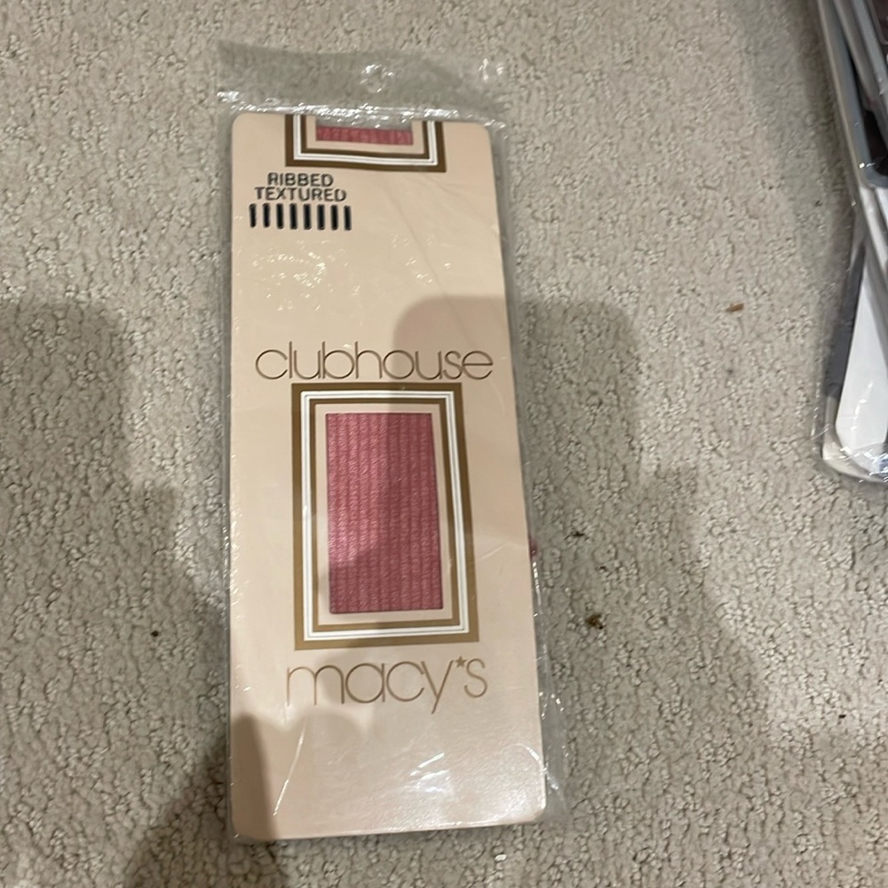 Clubhouse by Macy’s nylons 🏯